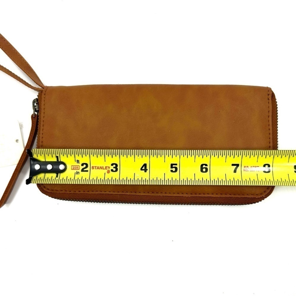 Free People Wallet Vegan Leather Distressed Brown Zip Around Wristlet Clutch NEW - Picture 9 of 11